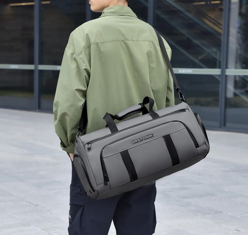 Large grey duffel / travel bag - Image 2